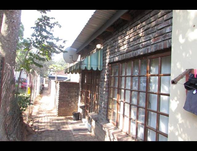 2 BEDROOM APARTMENT FOR SALE IN WHITE RIVER CENTRAL